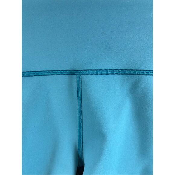 Lululemon In Movement Shorts in Pacific Teal Size 4 - Picture 2 of 8